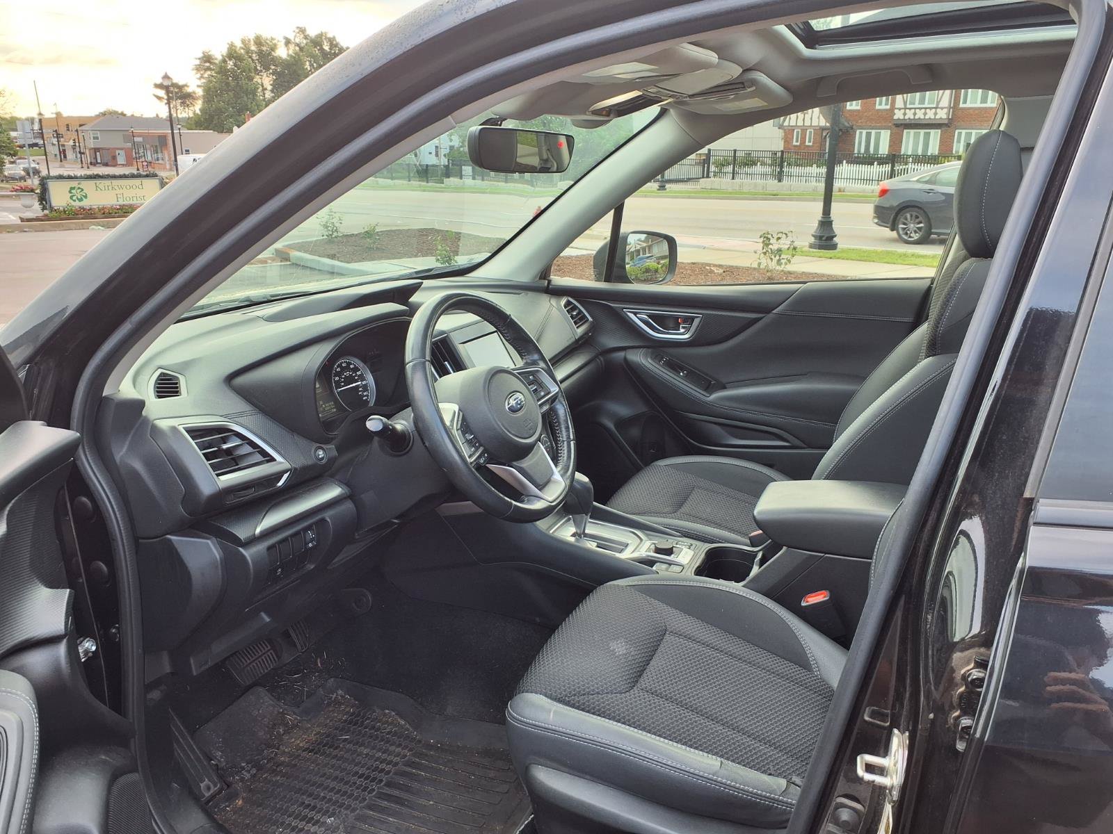 Used 2020 Subaru Forester Premium AWD/4WD image 23