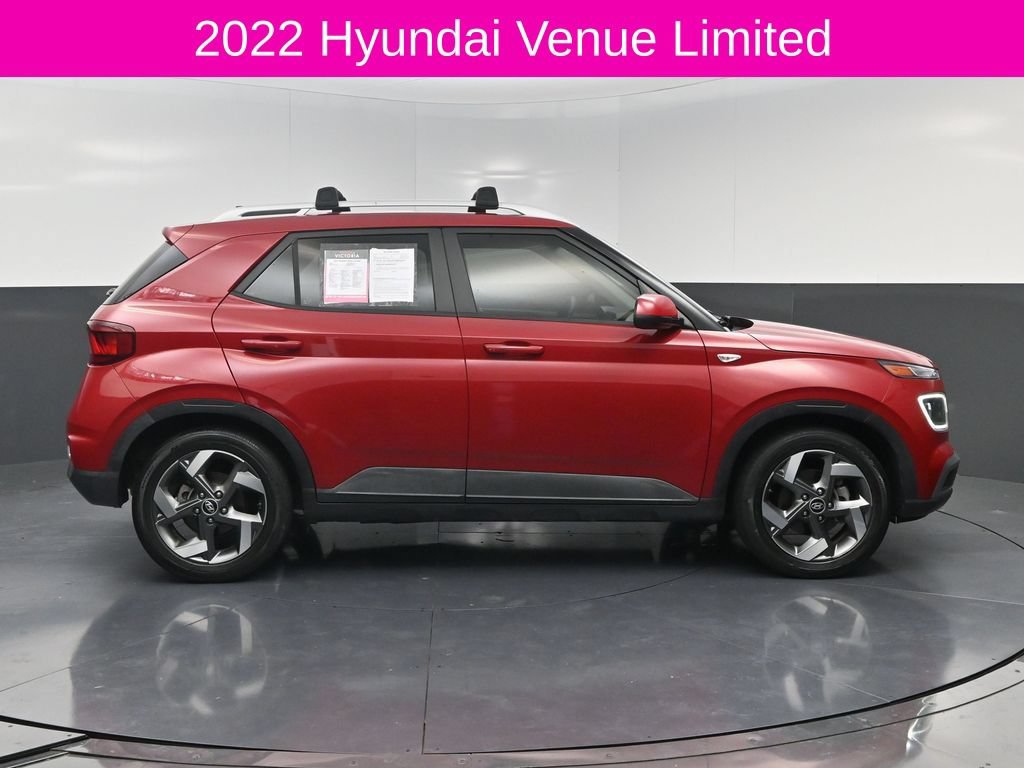 Used 2022 Hyundai Venue Limited FWD image 4