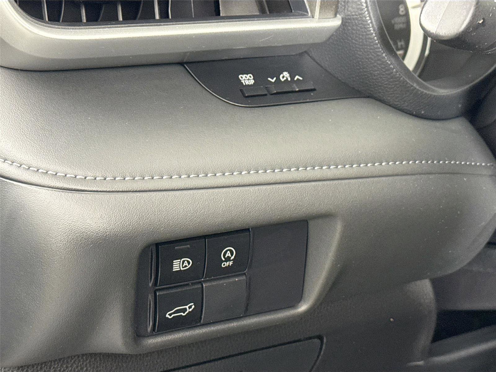 Certified 2025 Toyota Highlander LE FWD image 15