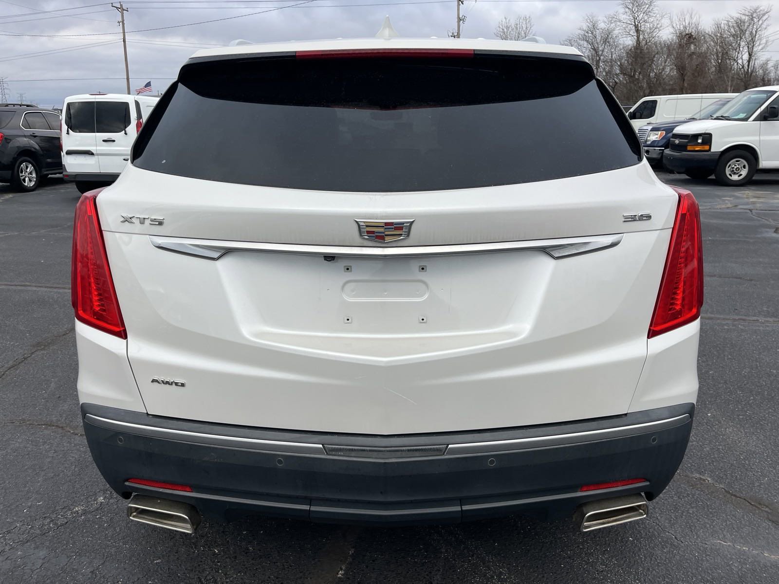 Used 2018 Cadillac XT5 Luxury w/ Driver Awareness Package image 4