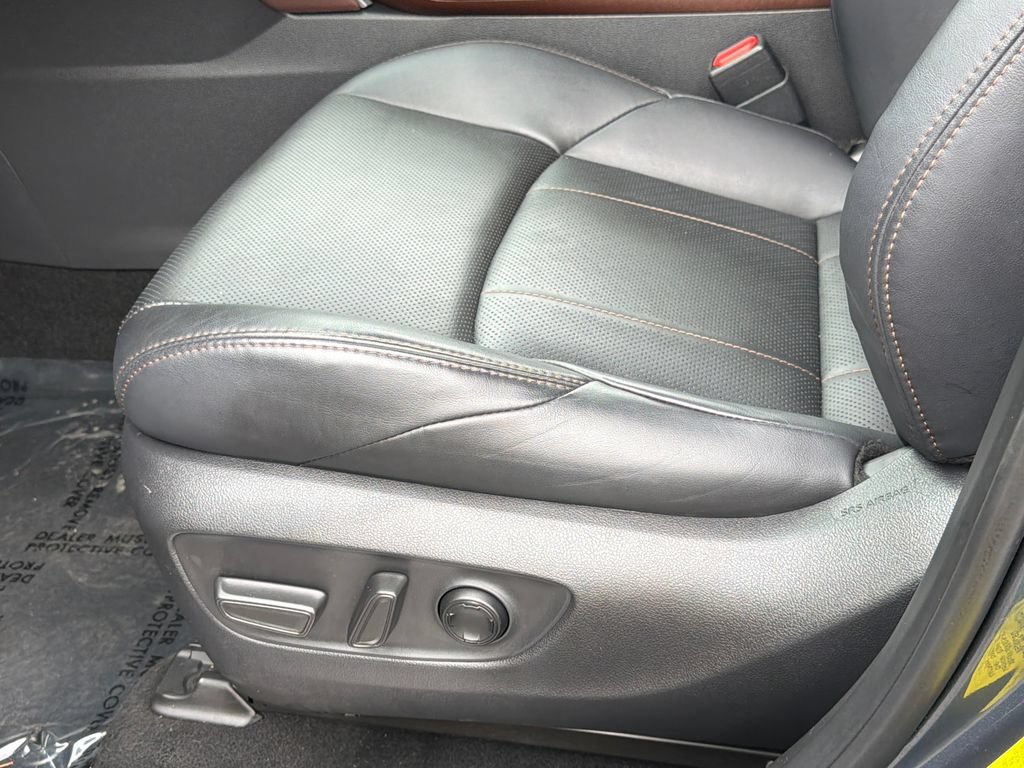 Used 2024 Toyota Venza Limited AWD/4WD image 22