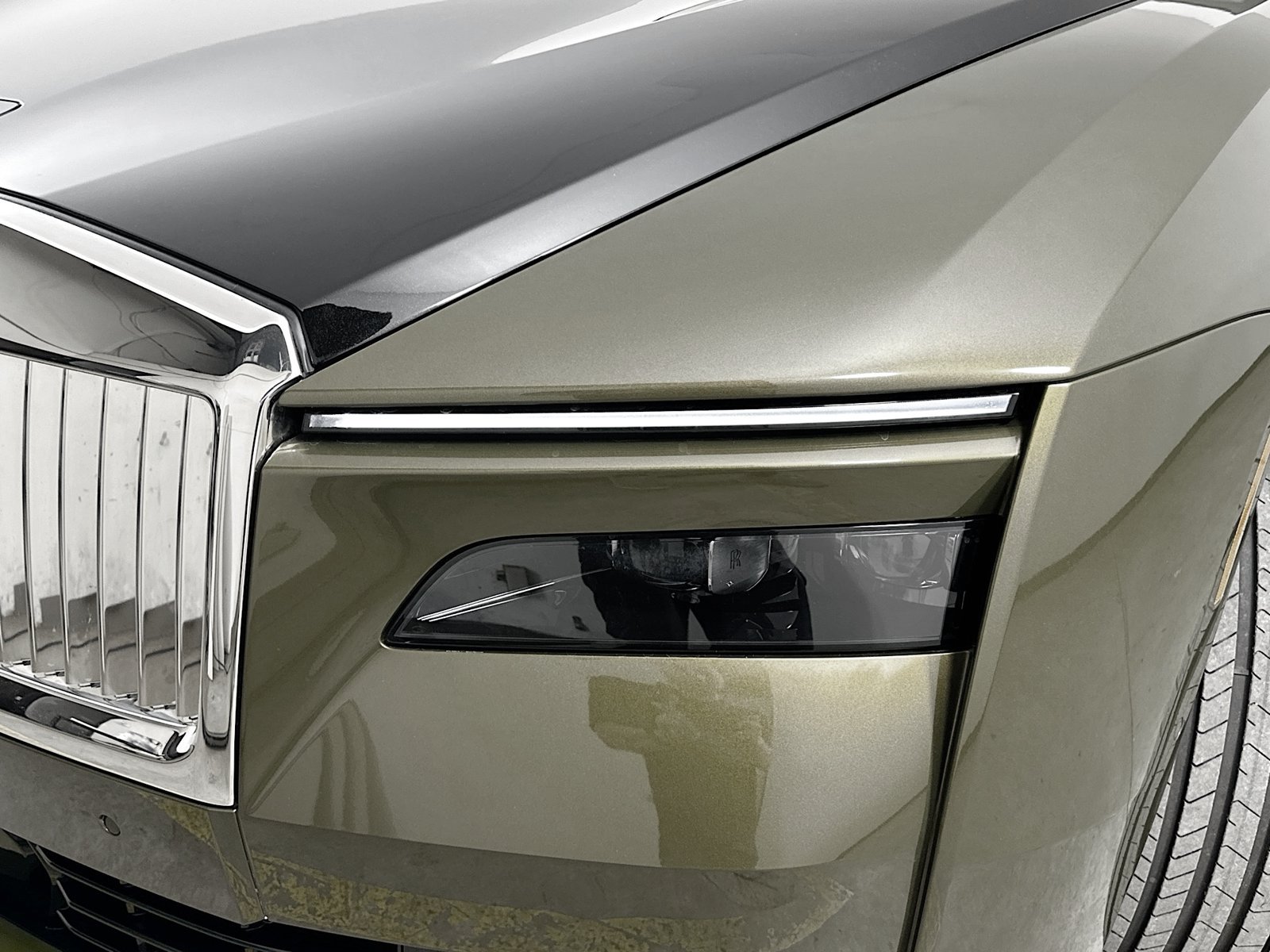 Used 2024 Rolls-Royce Spectre w/ Leather Finishing Pack AWD/4WD image 53