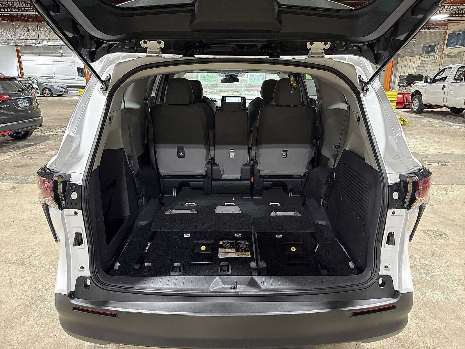Certified 2022 Toyota Sienna LE FWD image 11