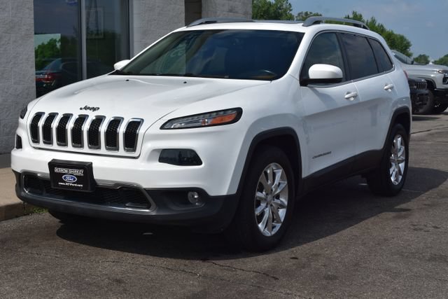 Used 2017 Jeep Cherokee Limited AWD/4WD image 16