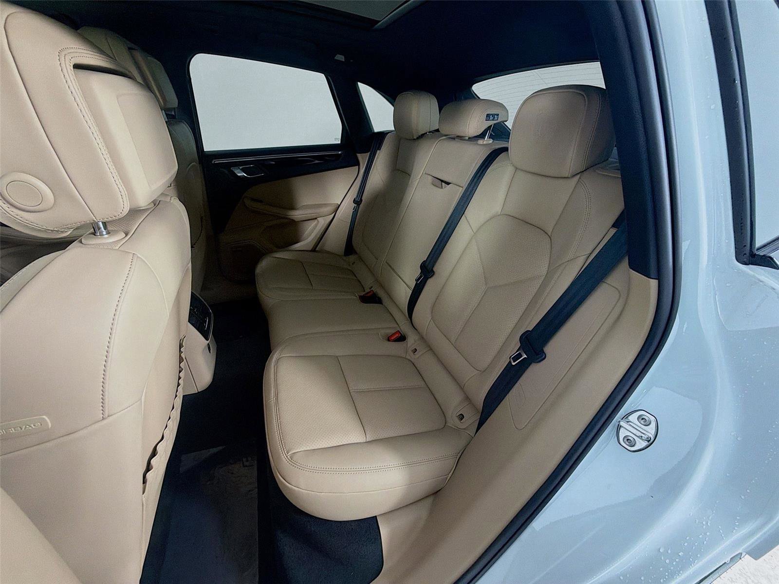 New 2026 Porsche Macan image 21