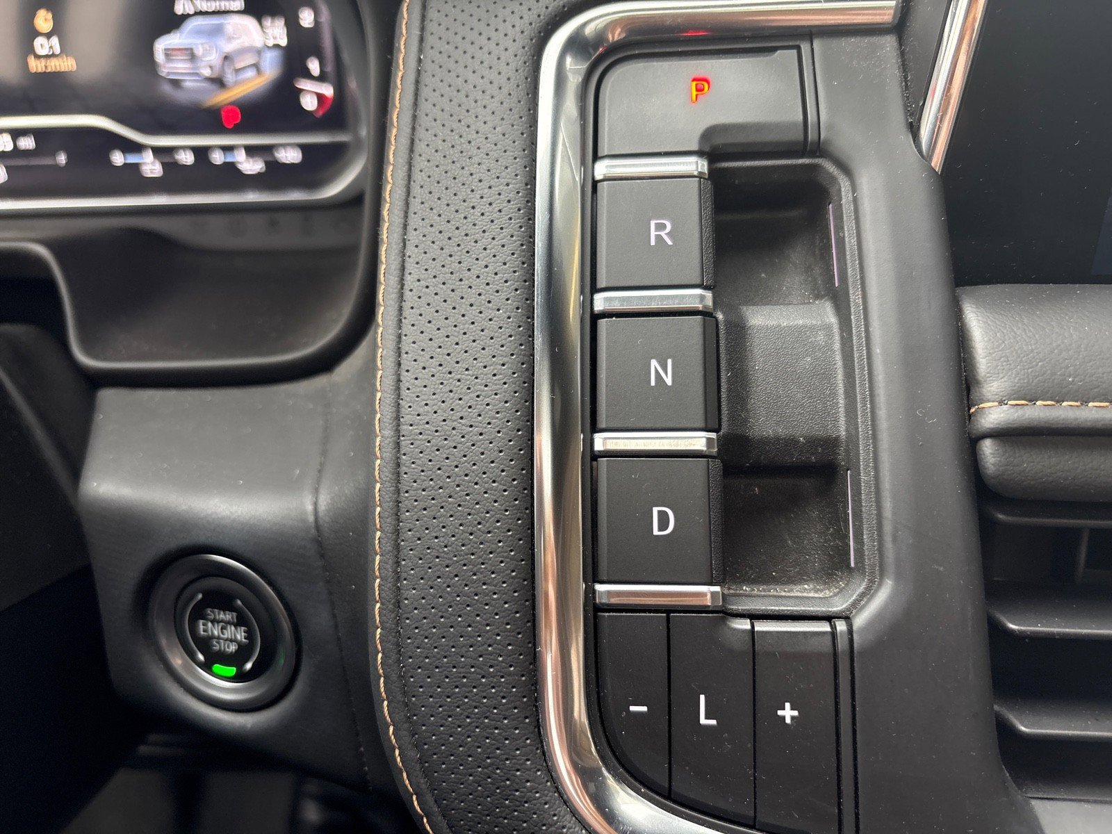 Used 2023 GMC Yukon AT4 w/ LPO, Floor Liner Package image 19