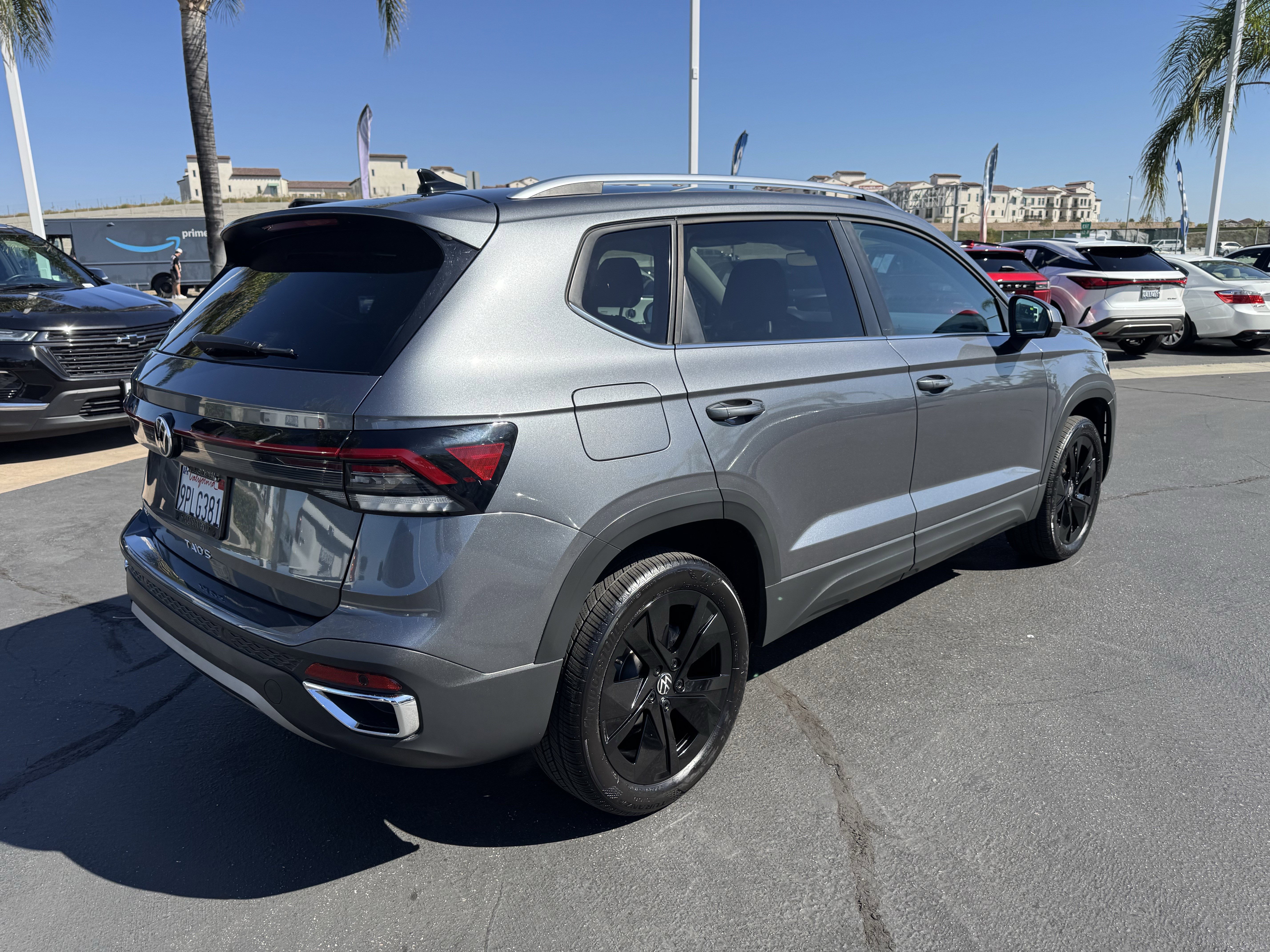 Used 2025 Volkswagen Taos SE image 10