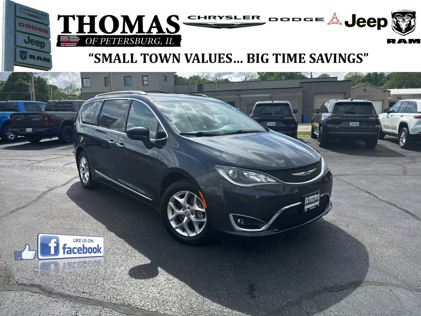 Used 2020 Chrysler Pacifica Touring-L FWD image 1