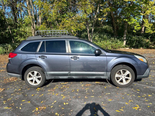 Used 2014 Subaru Outback 2.5i Premium w/ Moonroof Package AWD/4WD image 2