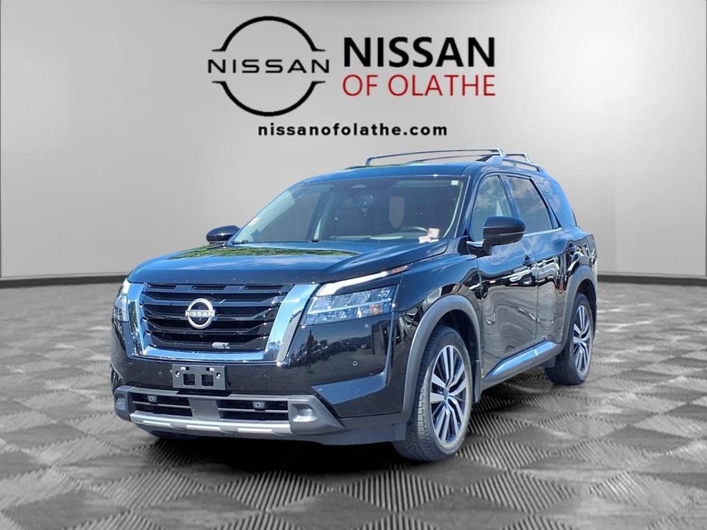 Used 2022 Nissan Pathfinder Platinum w/ Cargo Package AWD/4WD image 1