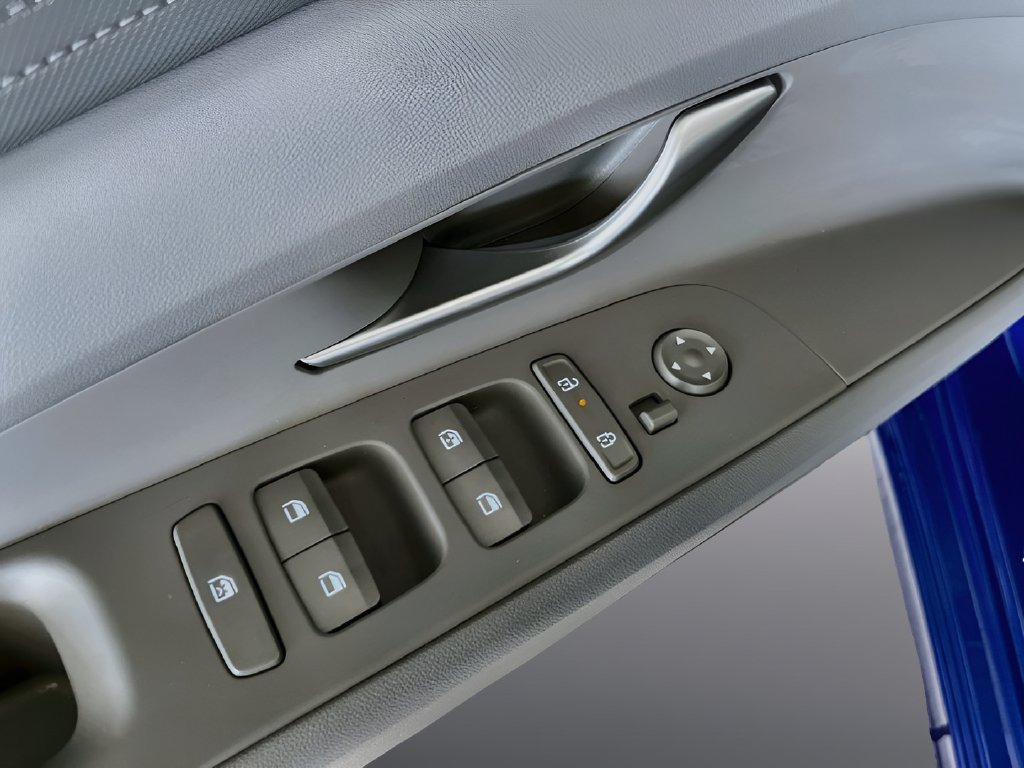 Used 2024 Hyundai Elantra SEL FWD image 18