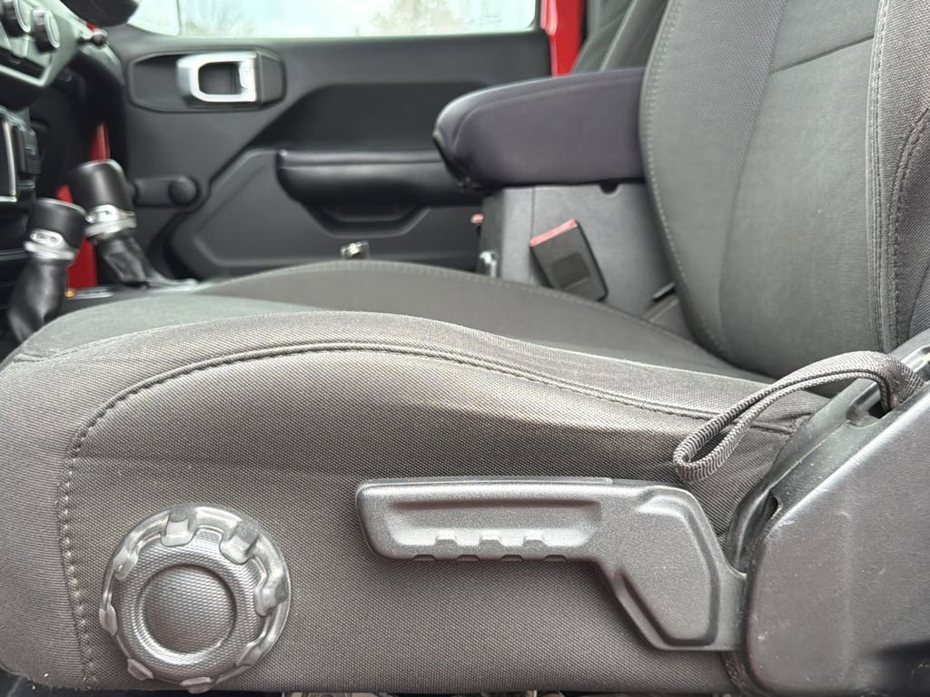 Used 2019 Jeep Wrangler Sport image 16