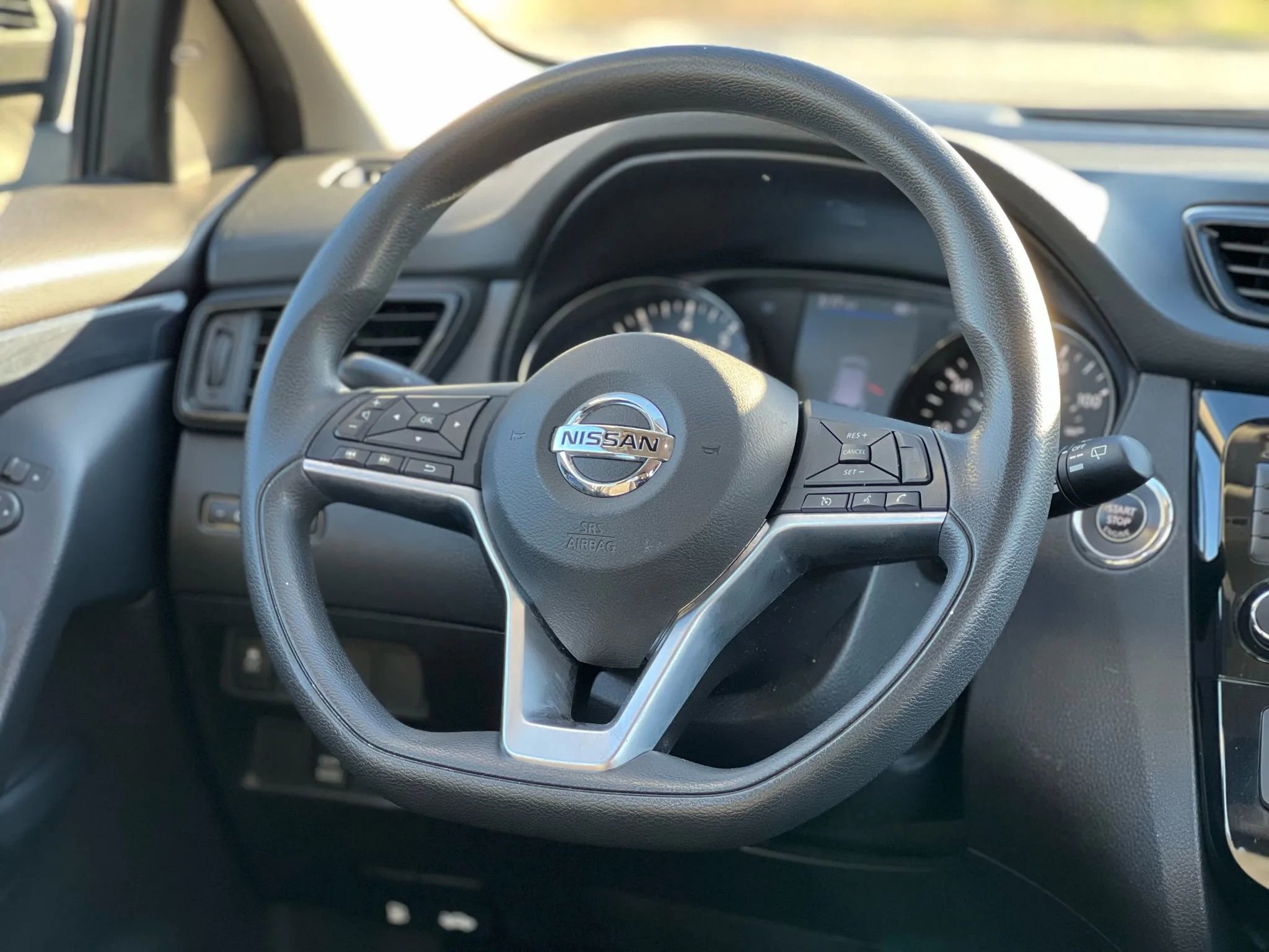 Used 2020 Nissan Rogue Sport SV image 19