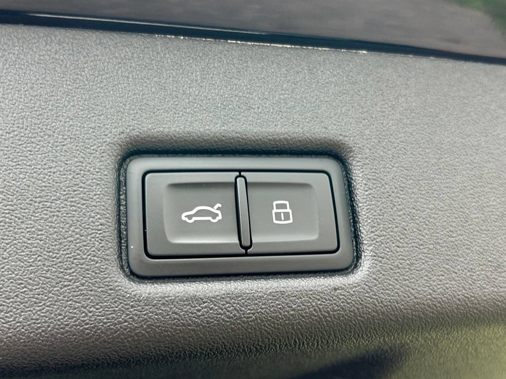 Used 2025 Audi Q5 Premium Plus AWD/4WD image 47