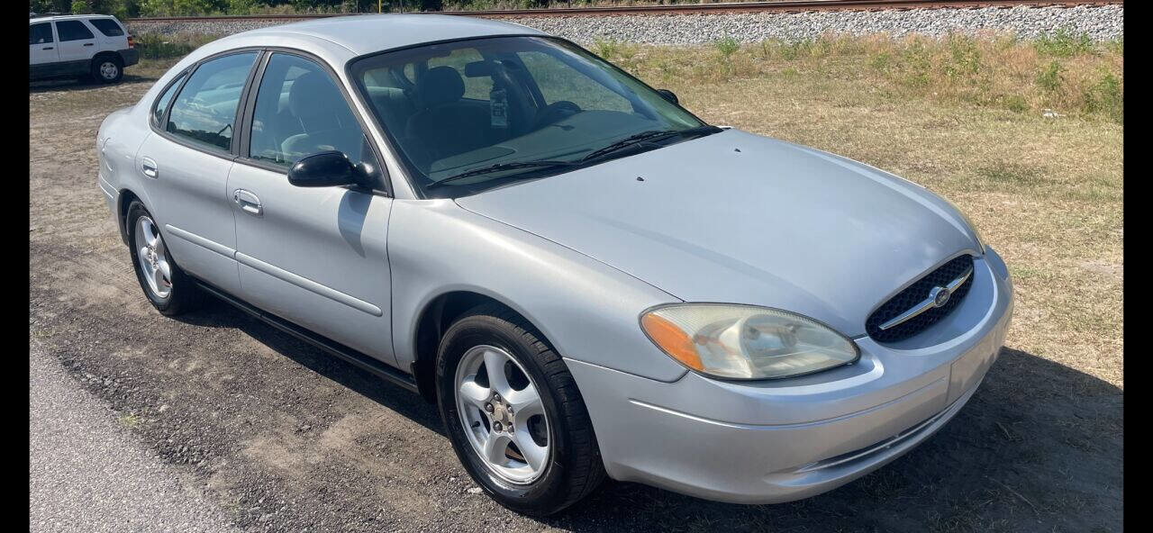 Used 2003 Ford Taurus SES image 2