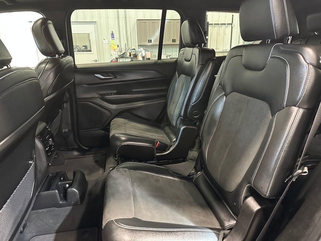 Used 2024 Jeep Grand Cherokee L Altitude image 26