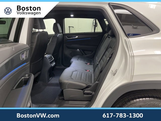 Used 2025 Volkswagen Atlas Cross Sport SEL R-Line image 8