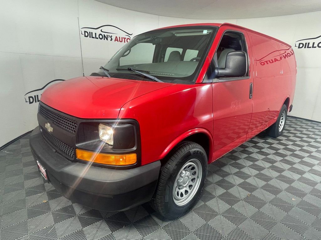 Used 2009 Chevrolet Express 1500 RWD image 2