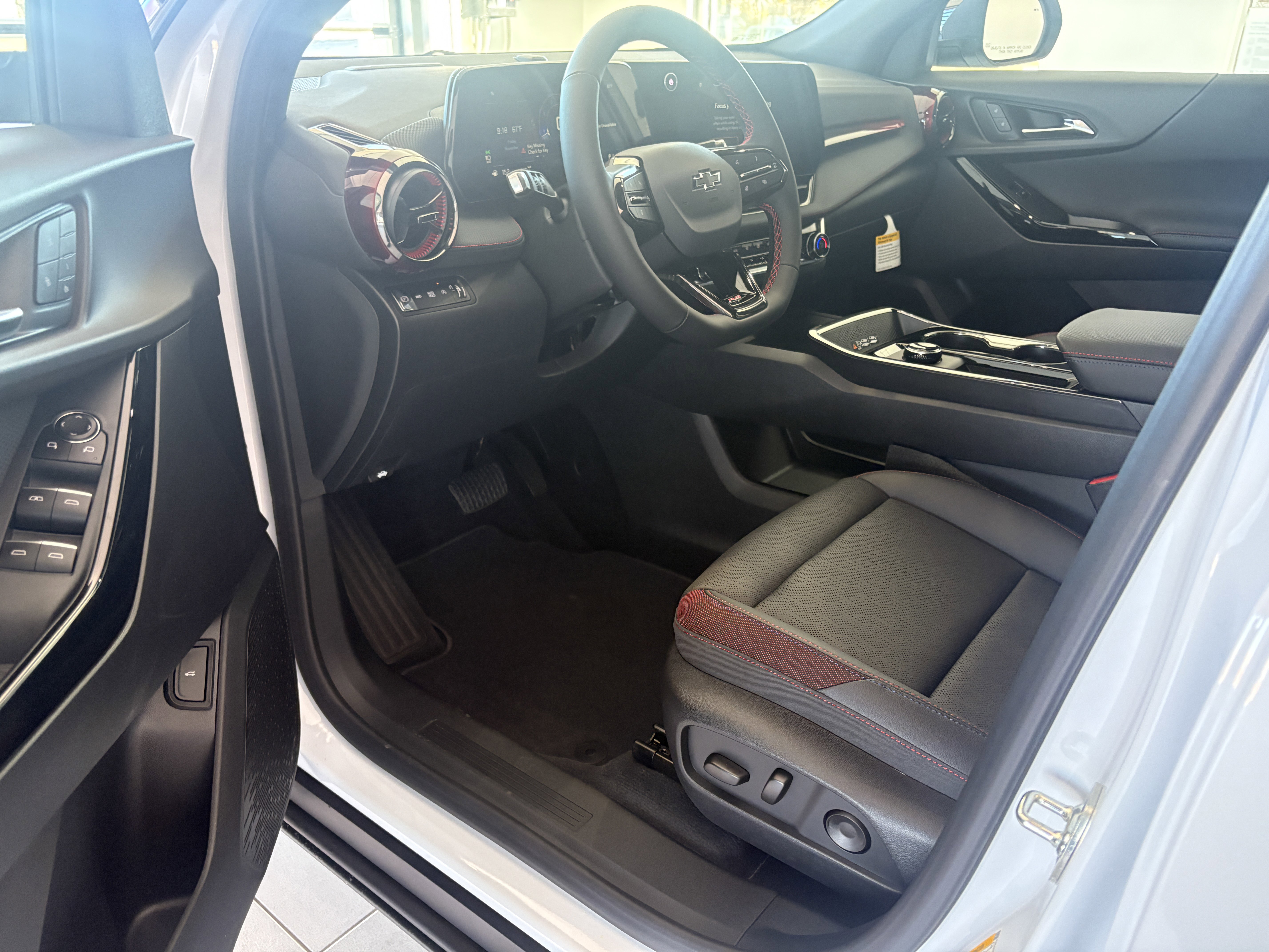 New 2026 Chevrolet Equinox RS w/ Convenience Package III image 8