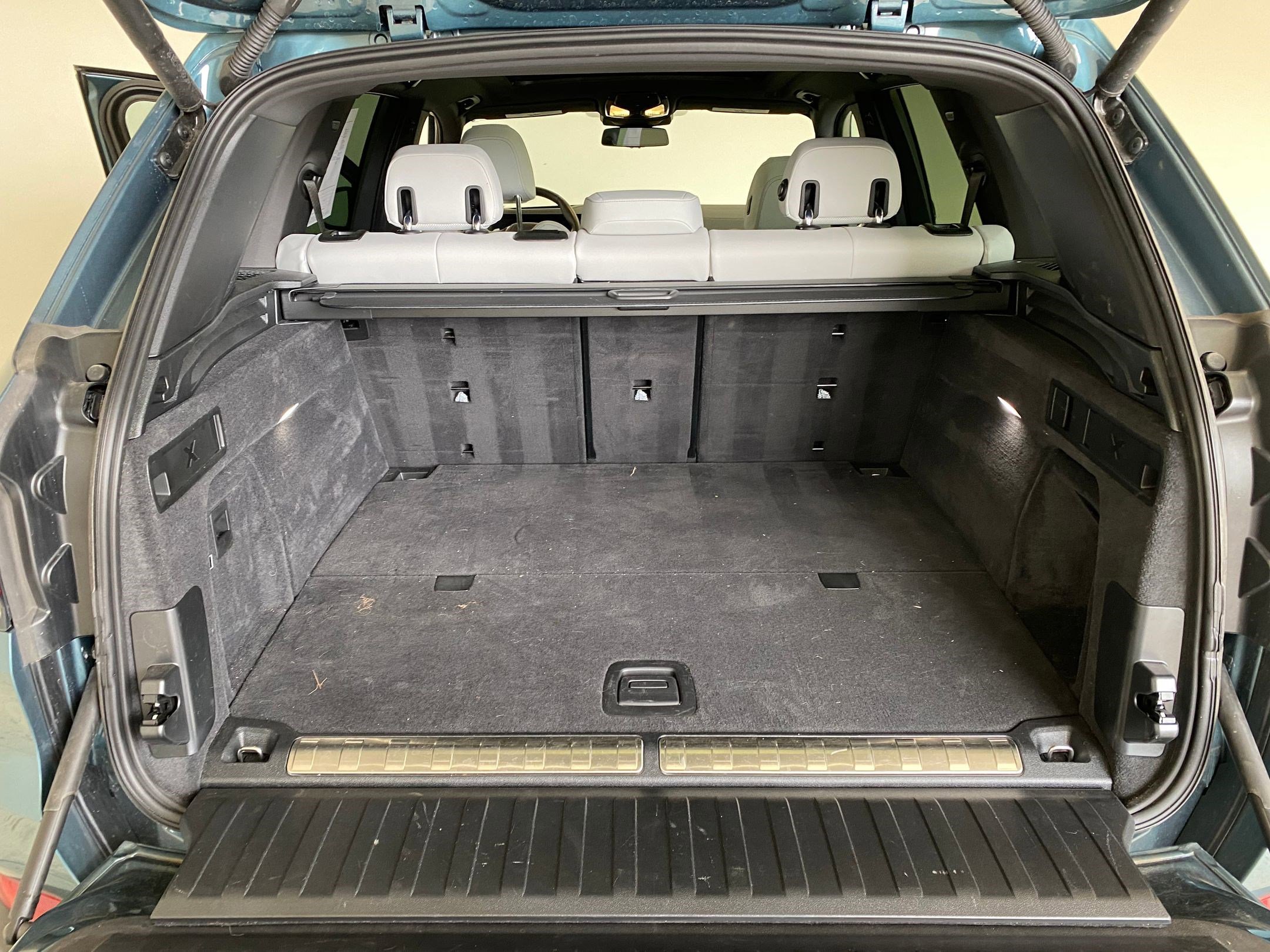 Used 2025 BMW X5 xDrive50e w/ Premium Package image 31