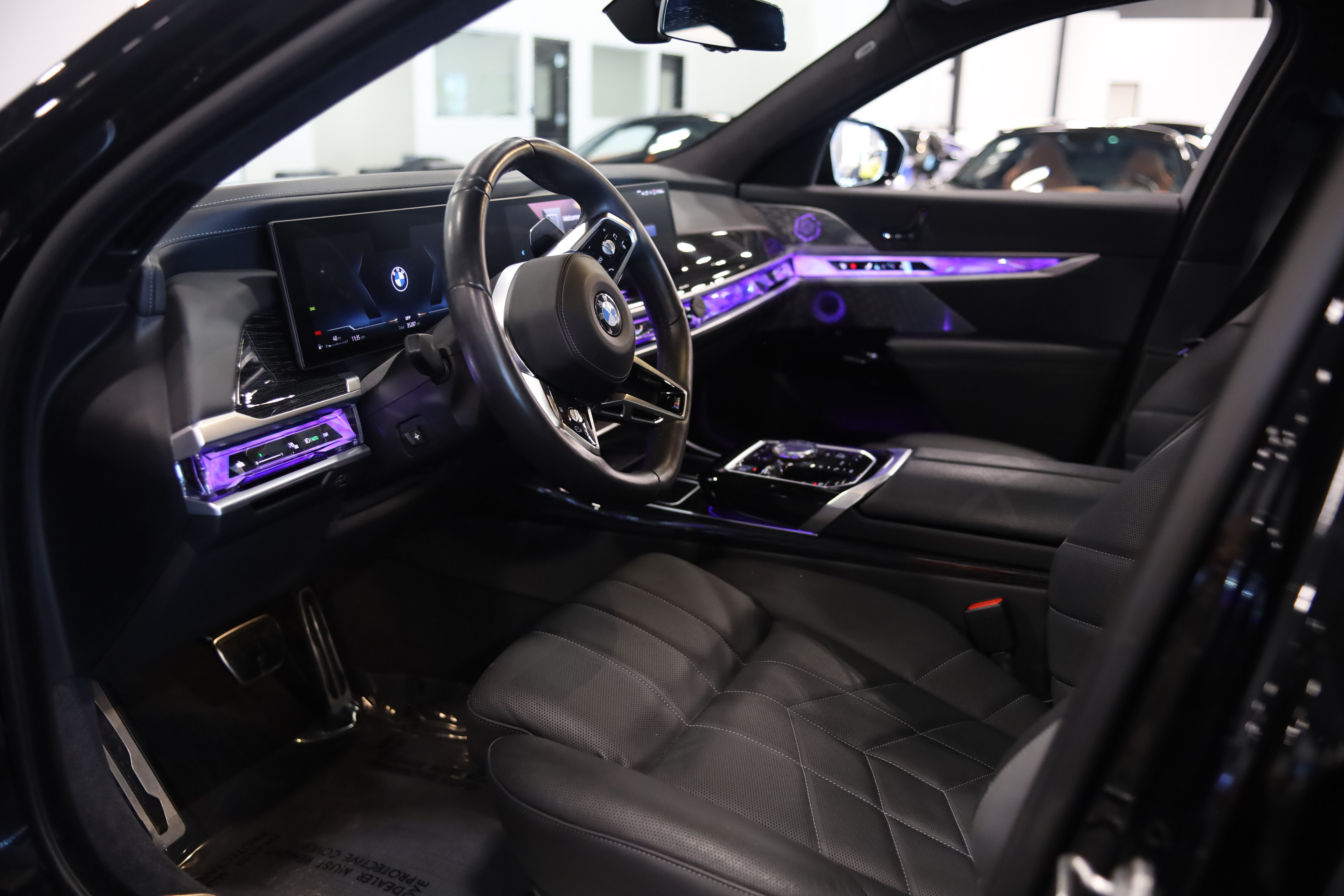 Used 2024 BMW 760i xDrive w/ Executive Package AWD/4WD image 17