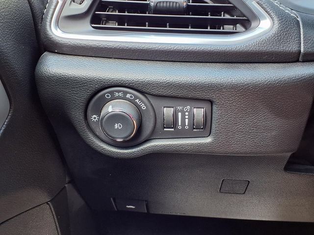 Used 2026 Chrysler Pacifica Limited w/ S Appearance Package FWD image 21