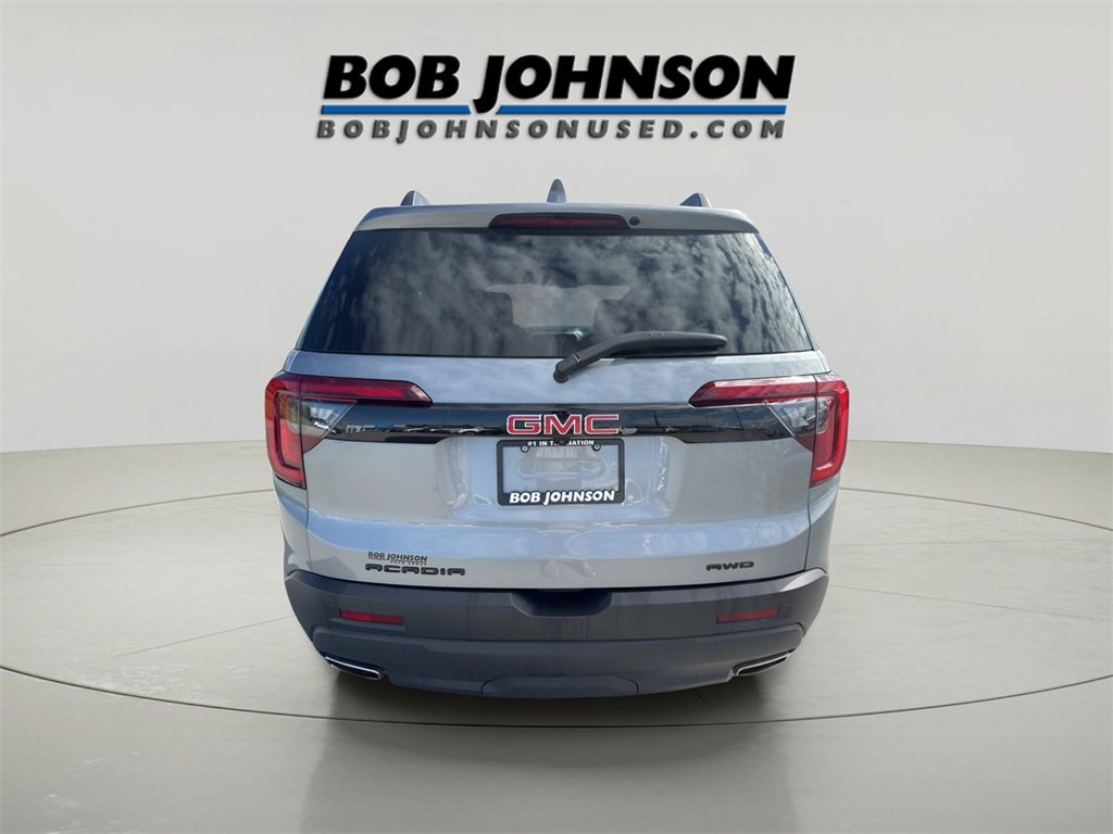 Used 2023 GMC Acadia SLE w/ Driver Convenience Package image 6