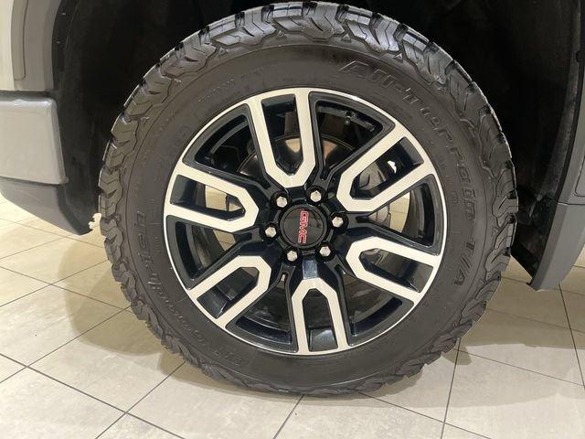 Used 2024 GMC Sierra 1500 AT4 w/ Technology Package AWD/4WD image 32
