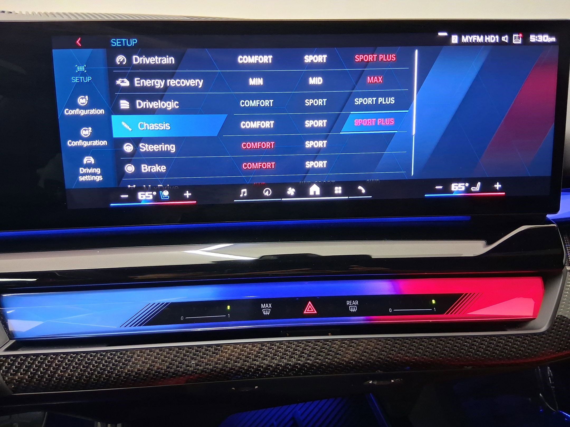 Used 2025 BMW M5 w/ Carbon Package image 25