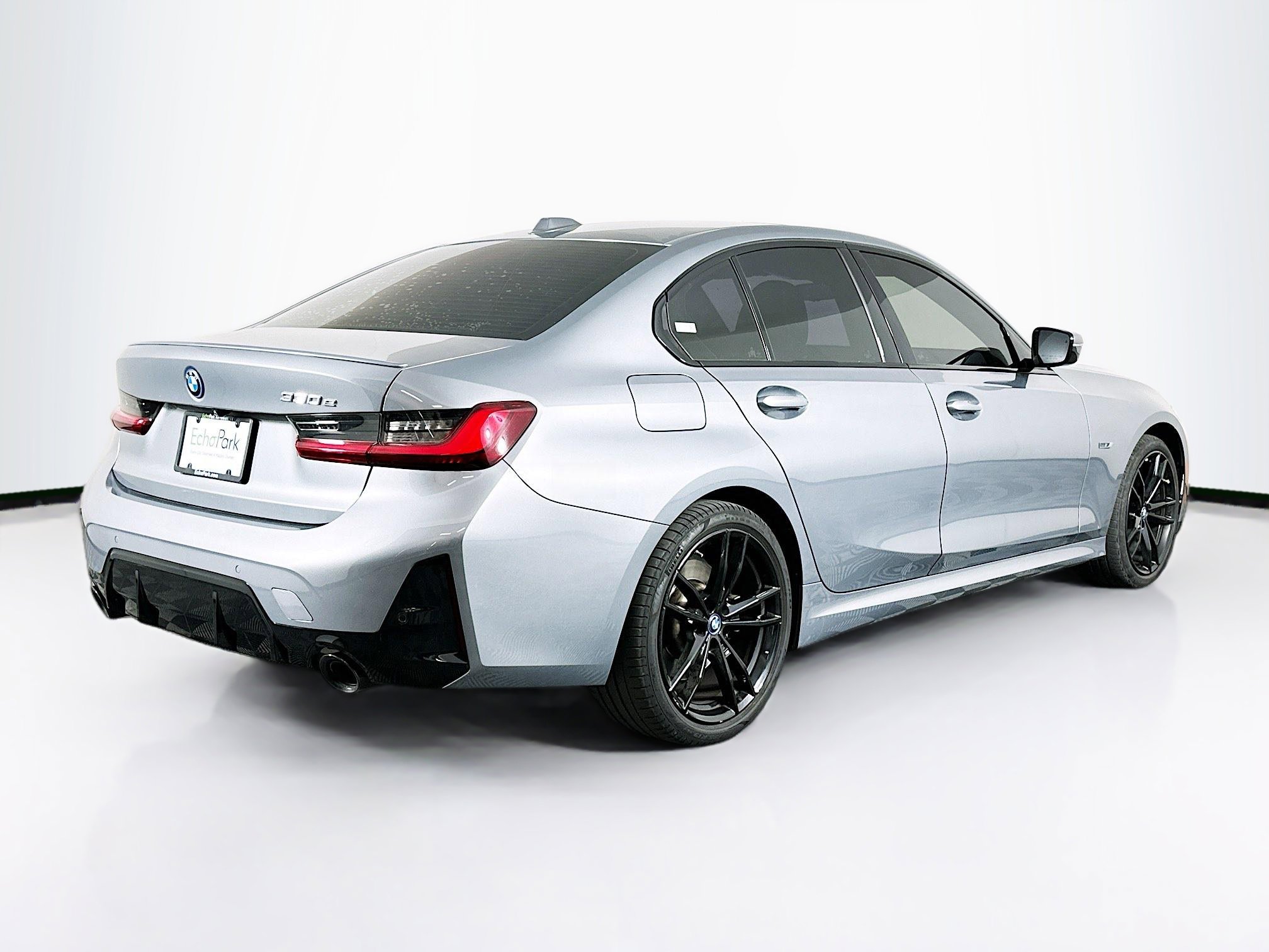 Used 2023 BMW 330e w/ M Sport Package image 9