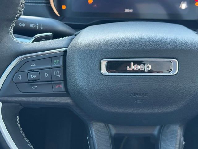 Certified 2024 Jeep Grand Cherokee Limited w/ Black Appearance Package image 32