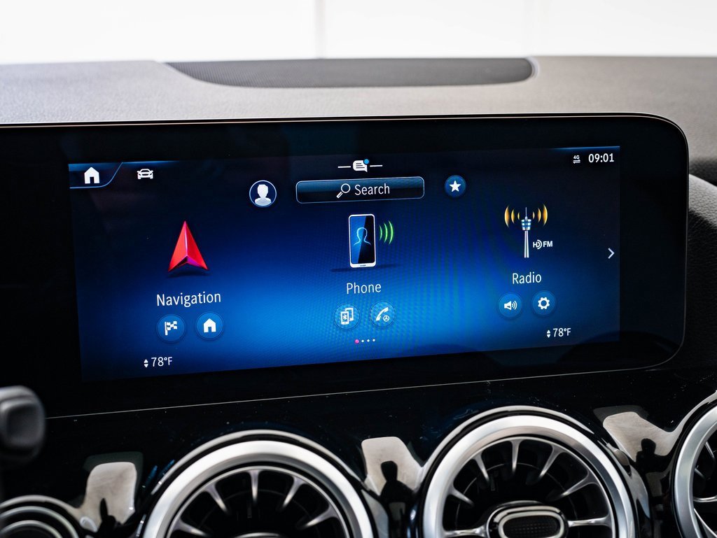 Certified 2025 Mercedes-Benz GLA 250 4MATIC image 29