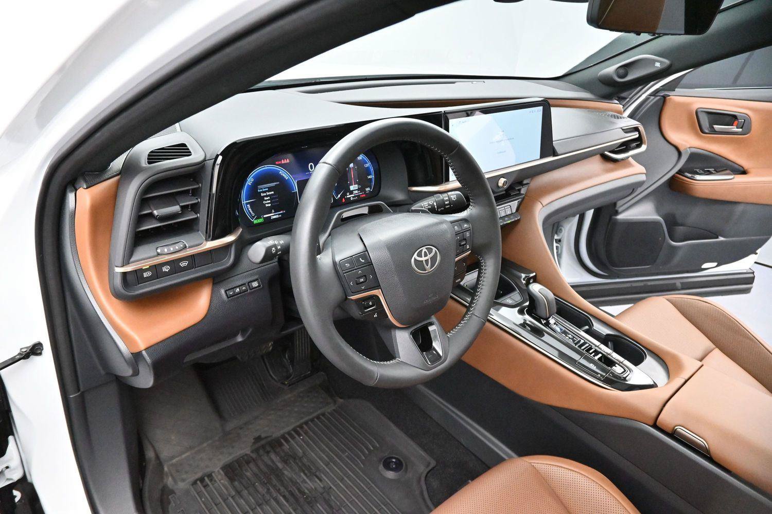 Used 2025 Toyota Crown Signia AWD/4WD image 13