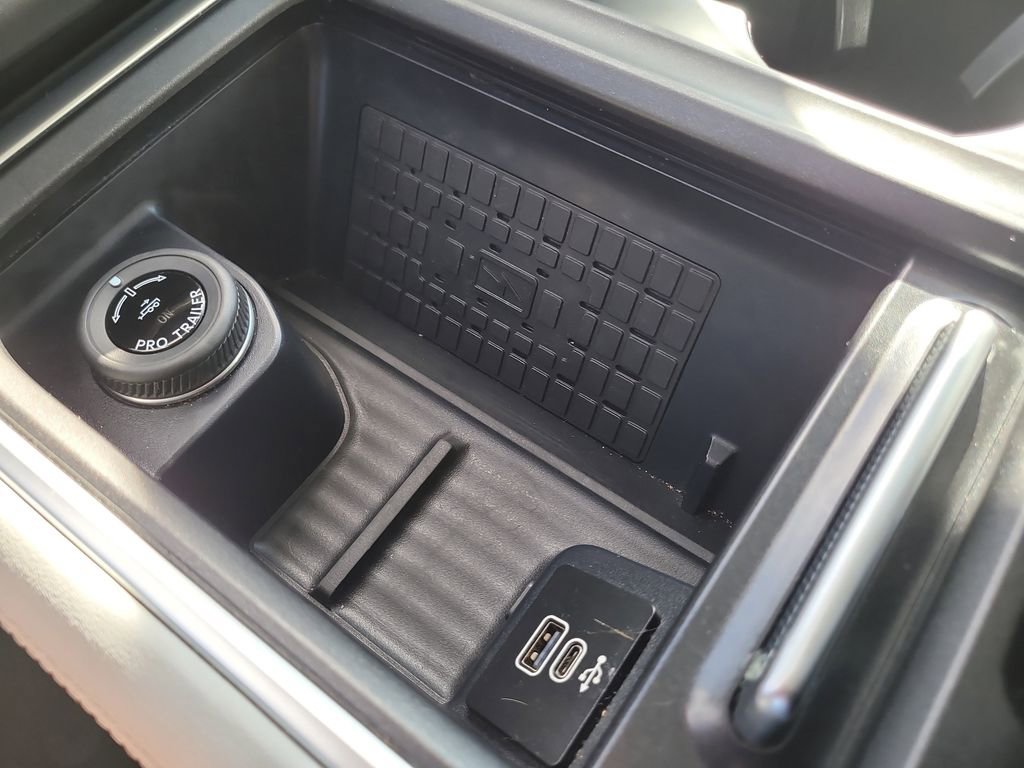 Certified 2025 Ford Expedition Platinum image 28