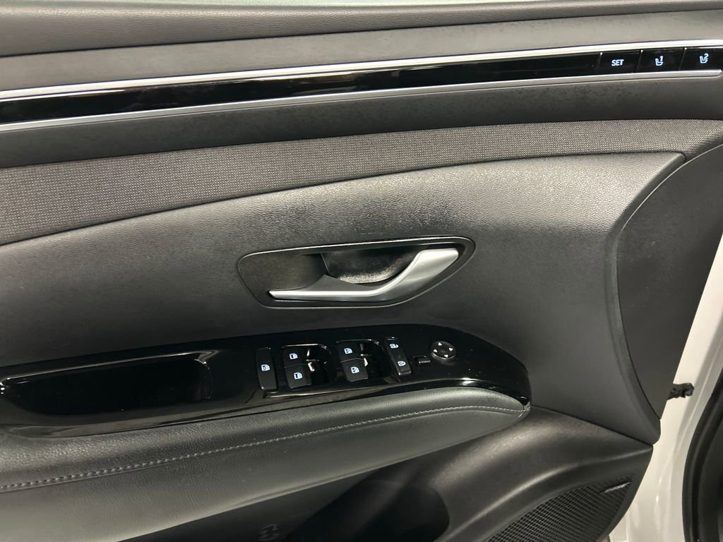 Used 2023 Hyundai Tucson Limited image 12