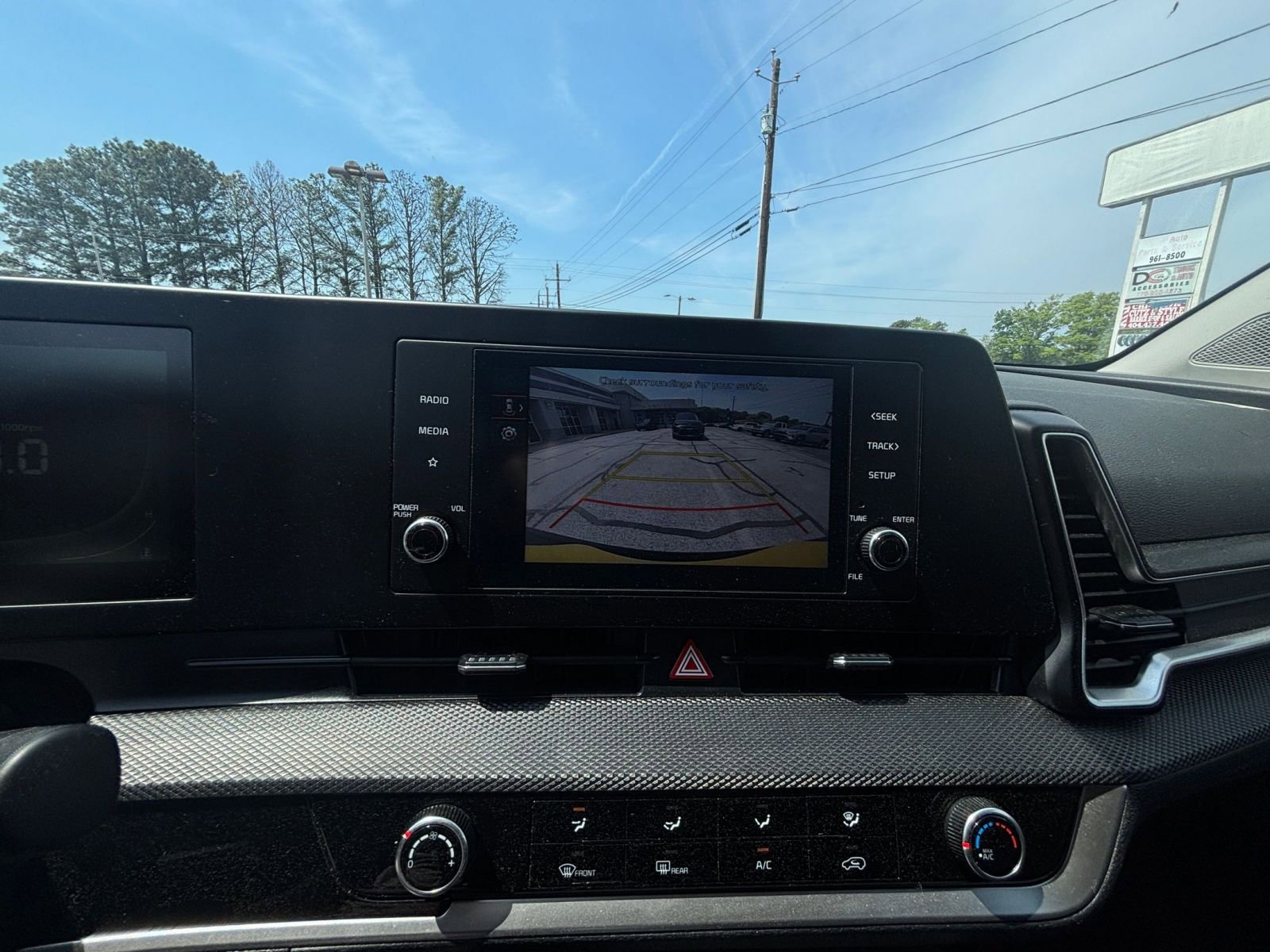 Used 2025 Kia Sportage LX image 23