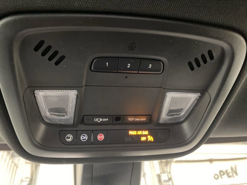 Used 2023 Chevrolet Traverse LT w/ Midnight/Sport Edition image 38