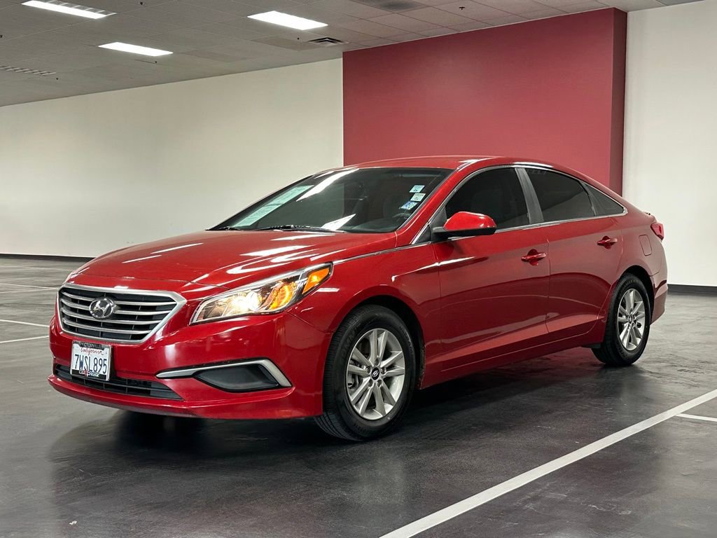 Used 2017 Hyundai Sonata SE image 3