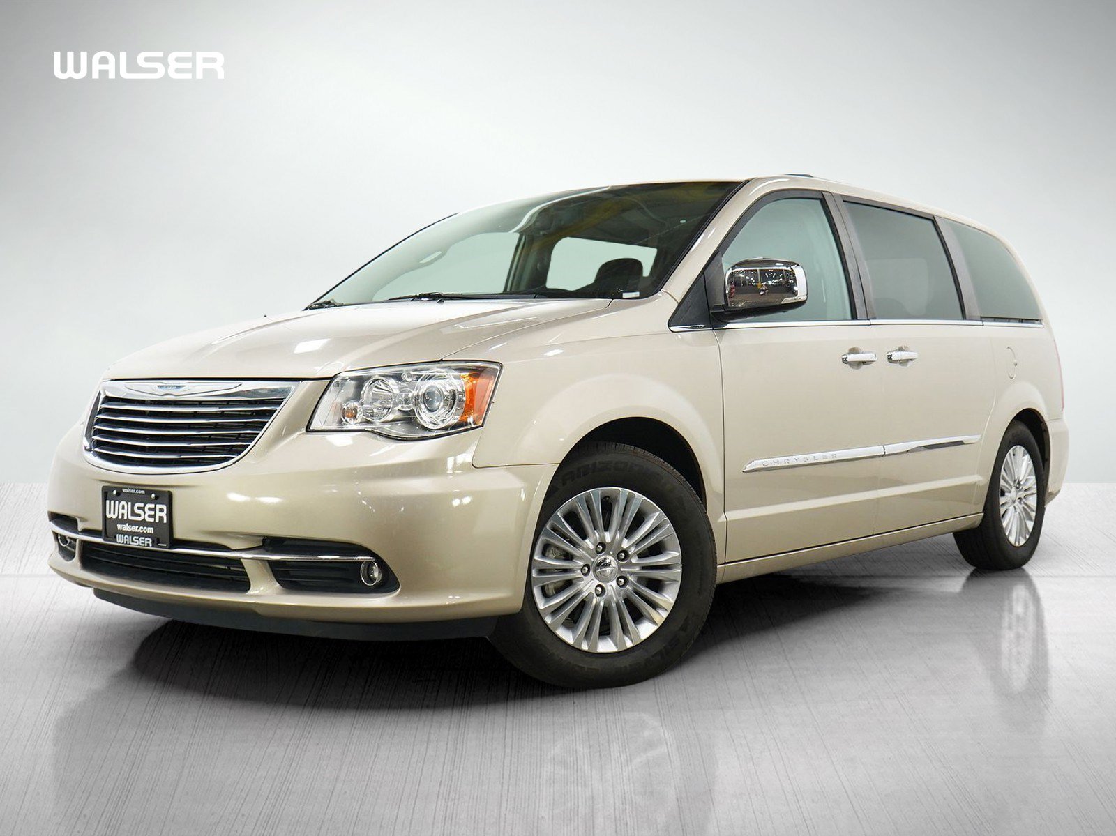 Used 2015 Chrysler Town & Country Limited Platinum w/ Trailer Tow Group