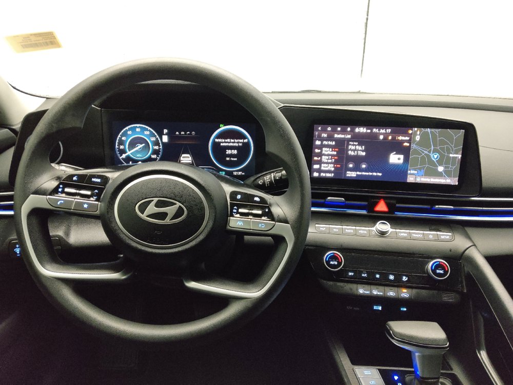 Used 2024 Hyundai Elantra Blue FWD image 22