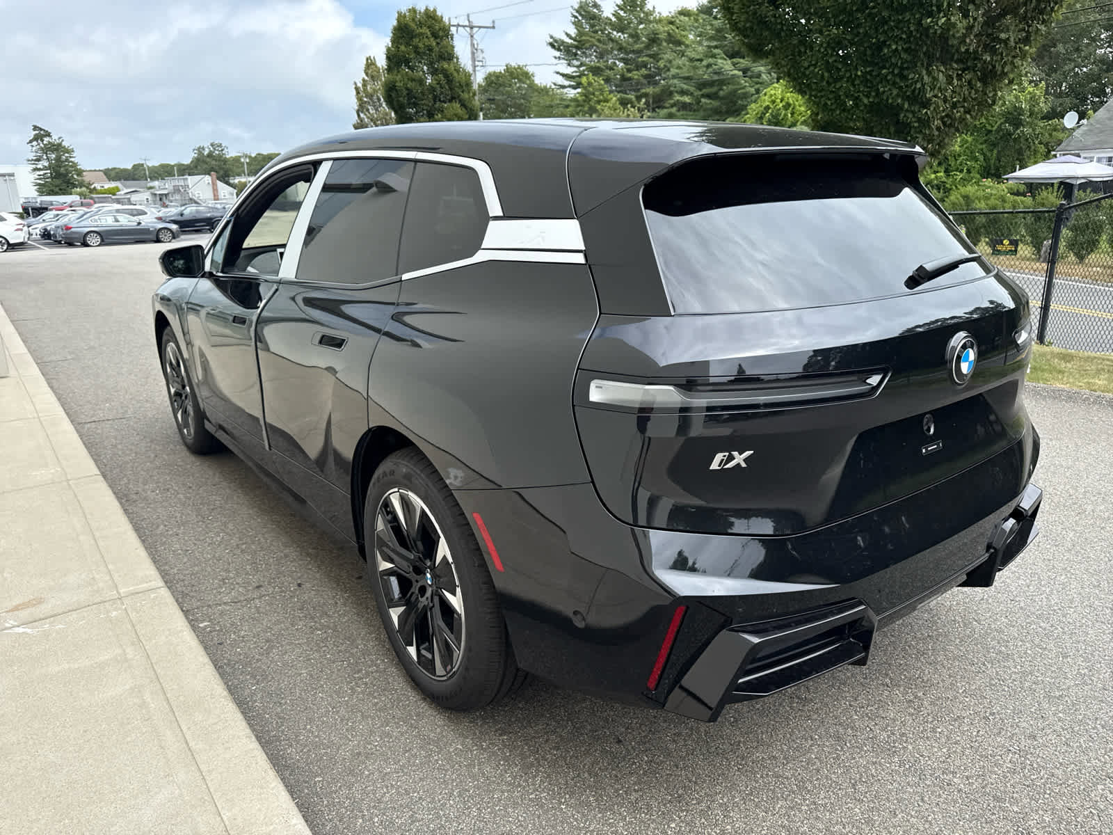 New 2026 BMW iX xDrive60 w/ M Sport Package image 6
