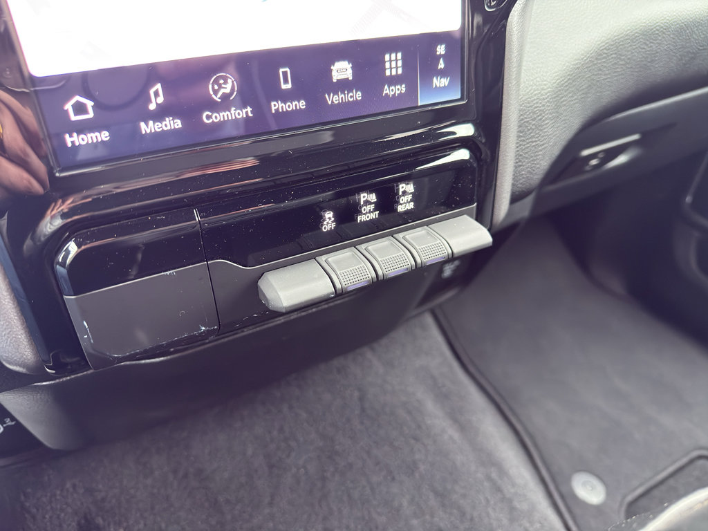 Used 2025 RAM 1500 Laramie image 32