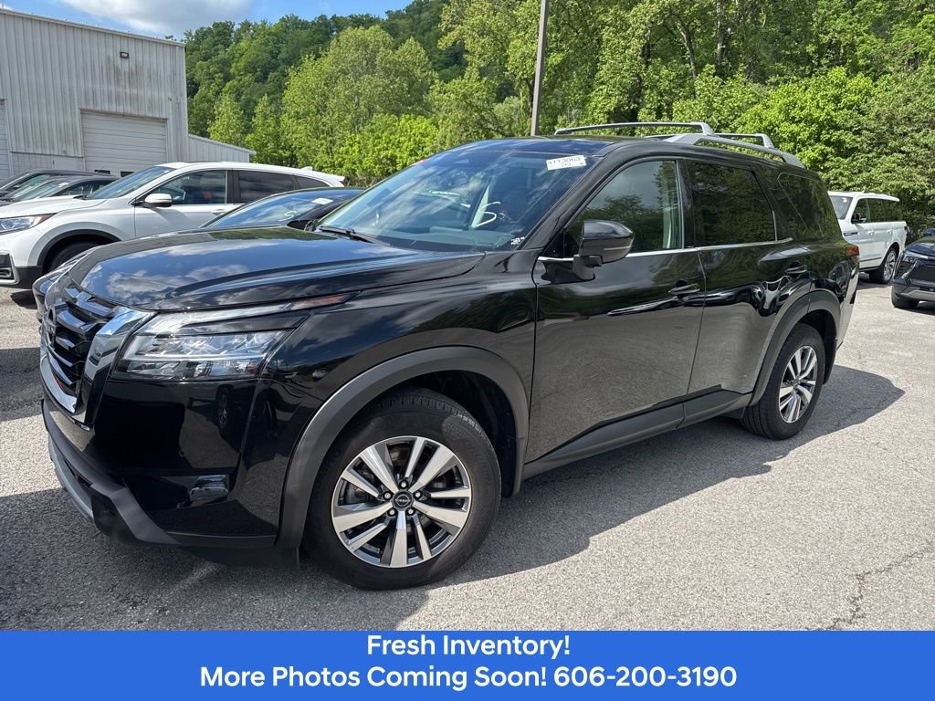 Used 2024 Nissan Pathfinder SL