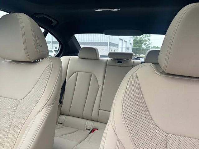 Certified 2025 BMW 330i xDrive Sedan w/ Premium Package AWD/4WD image 22