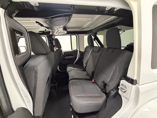 Used 2025 Jeep Wrangler Unlimited Sahara AWD/4WD image 20
