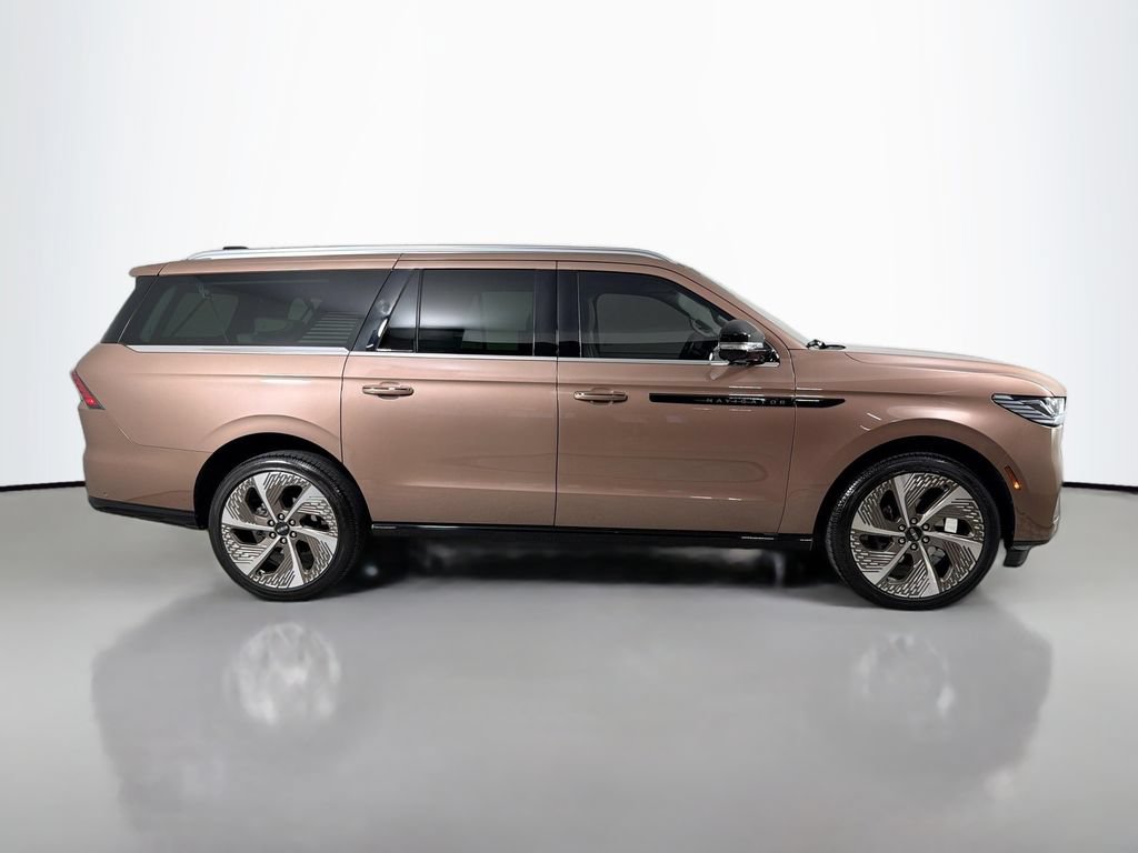 Used 2025 Lincoln Navigator L Black Label AWD/4WD image 4