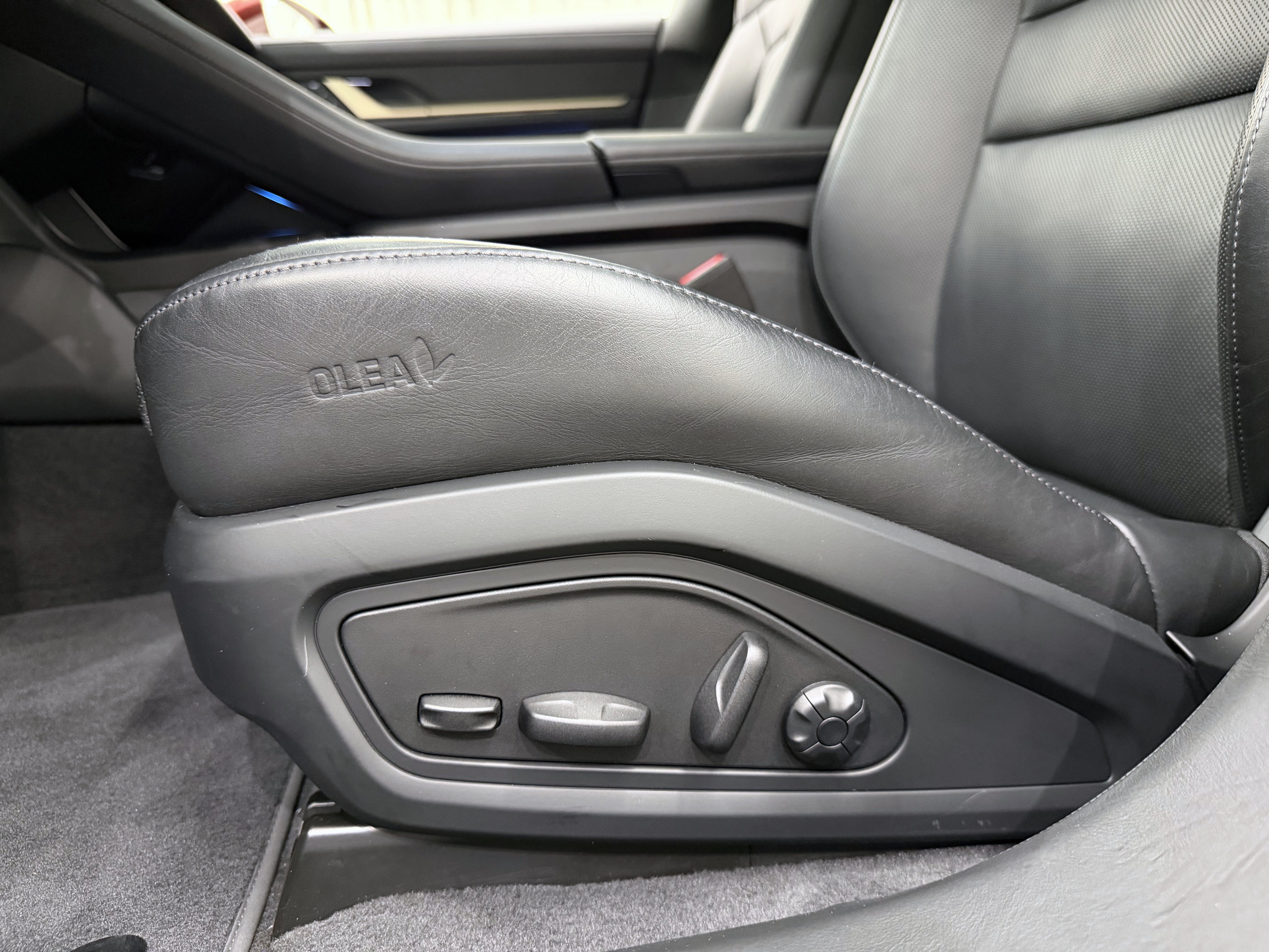Certified 2022 Porsche Taycan Turbo AWD/4WD image 35