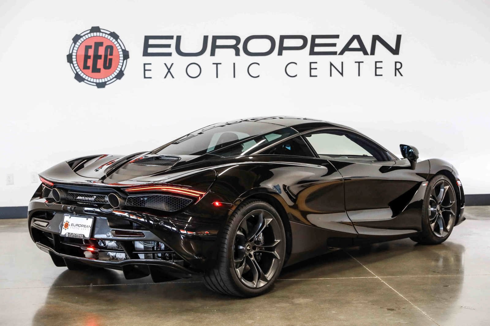 Used 2019 McLaren 720S RWD image 13