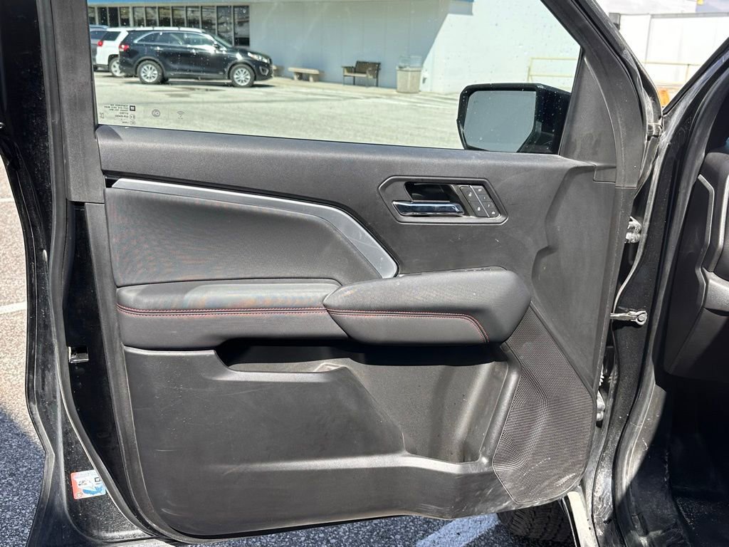 Used 2023 Chevrolet Colorado Z71 w/ Z71 Convenience Package 2 AWD/4WD image 12