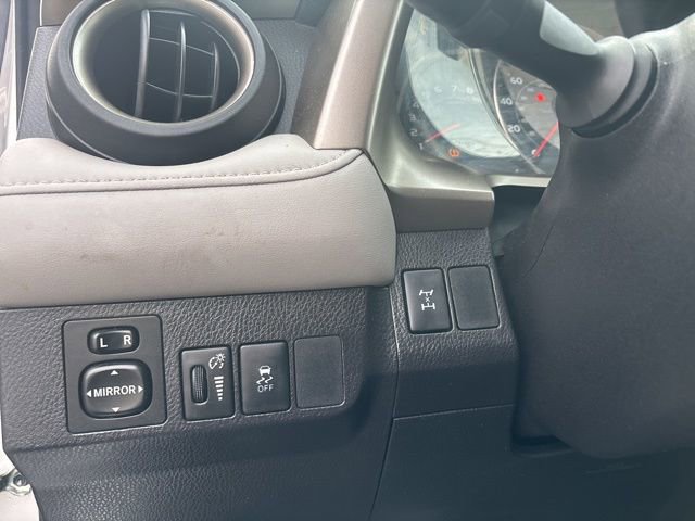 Used 2015 Toyota RAV4 XLE image 27